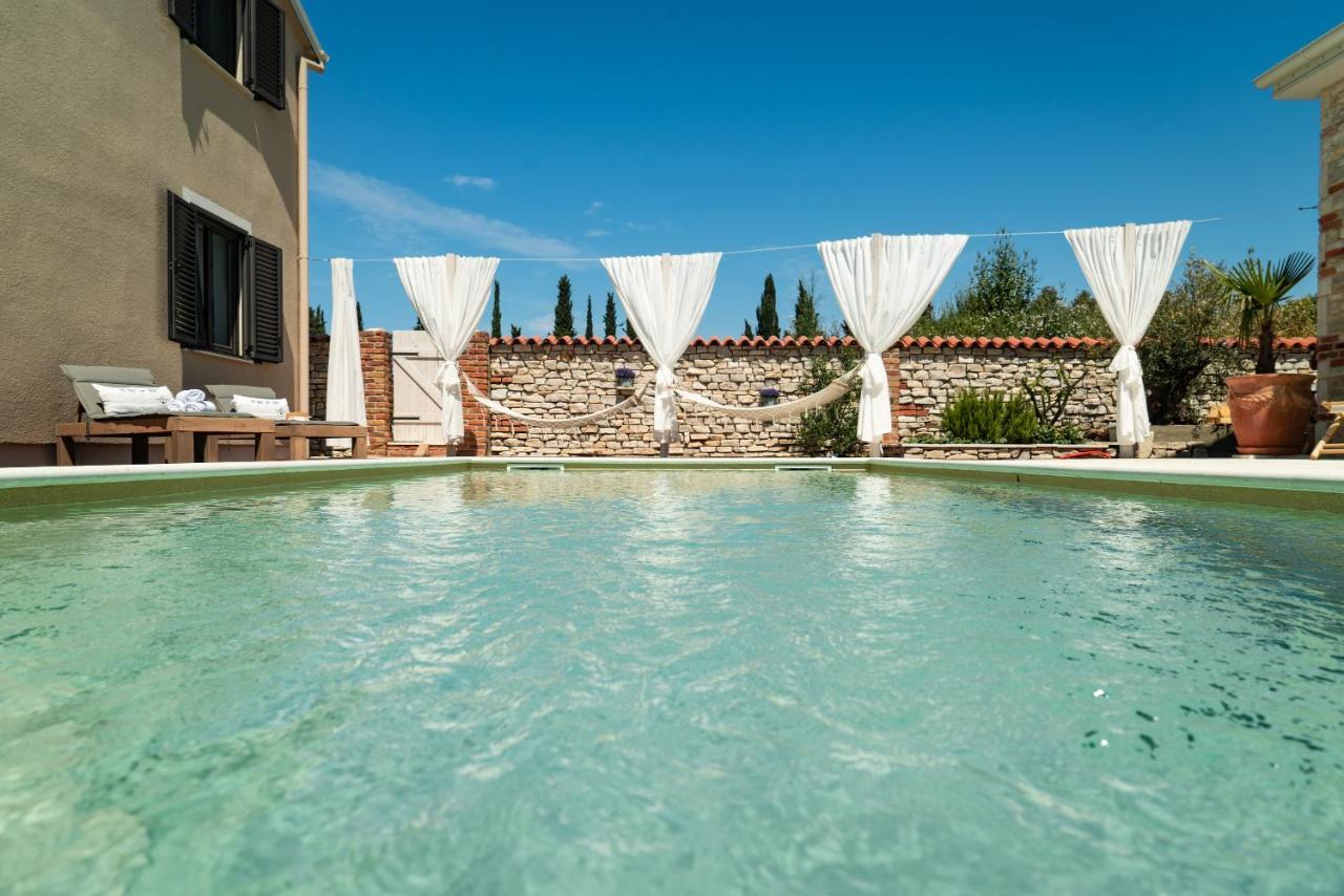 Ferienwohnungen VI La Mare With Heated Pool Zadar Luaran gambar
