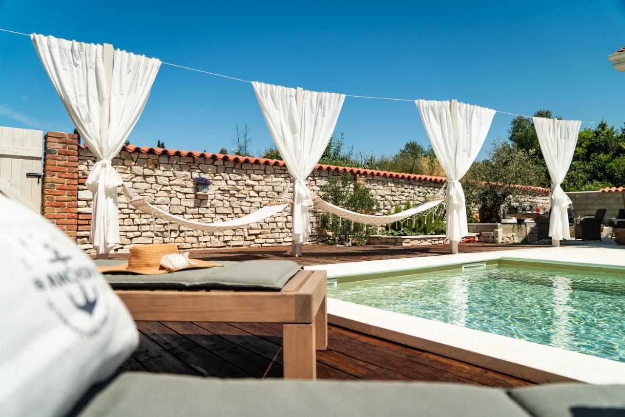 Ferienwohnungen VI La Mare With Heated Pool Zadar Luaran gambar